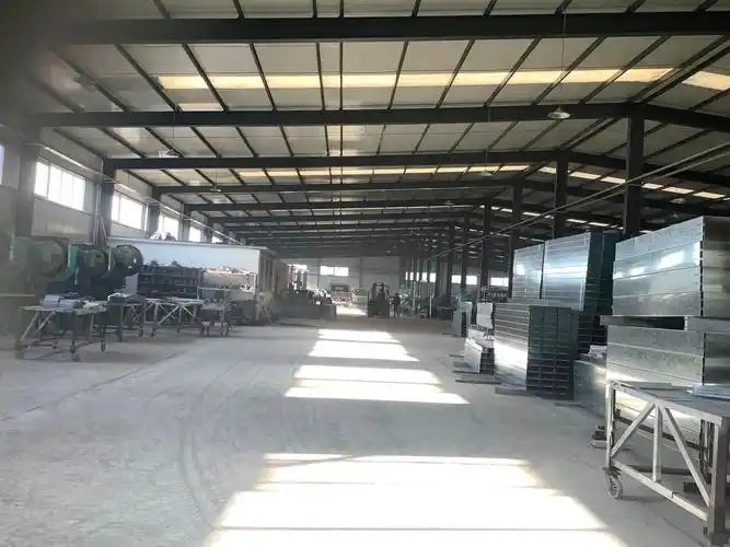 电缆桥架生产车间